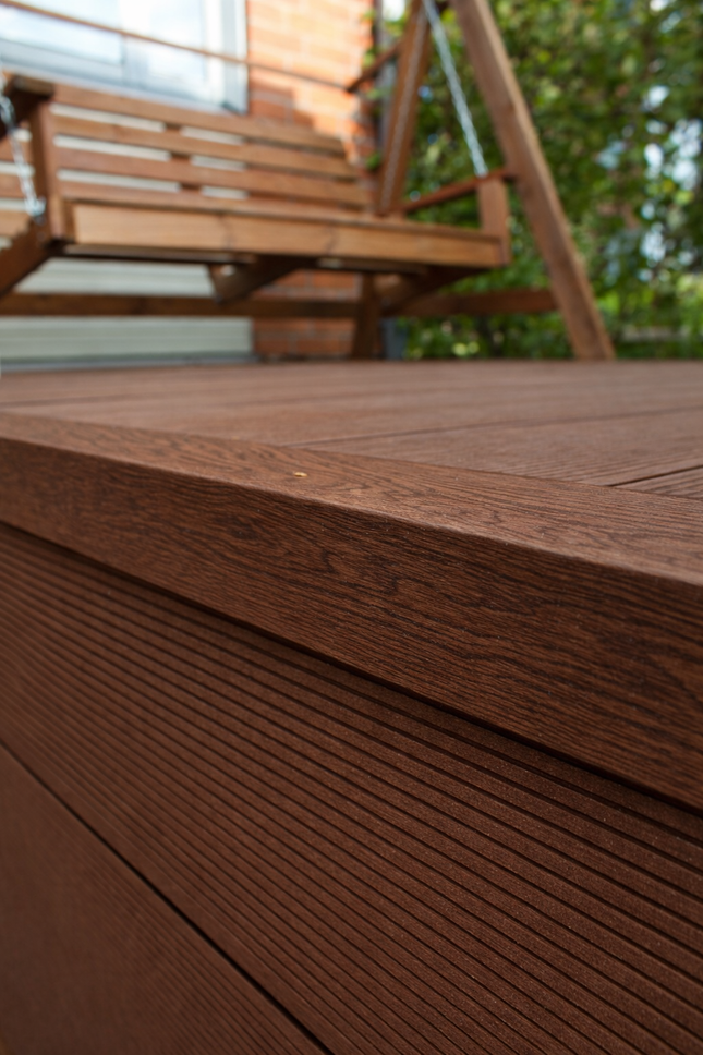 WPC L-reunalista – viimeistele terassin reunat Ruskea