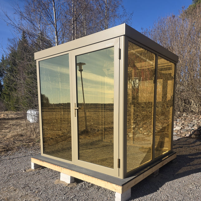 Lasisauna -  alumiinirunkoinen , moderni & säänkestävä kulta