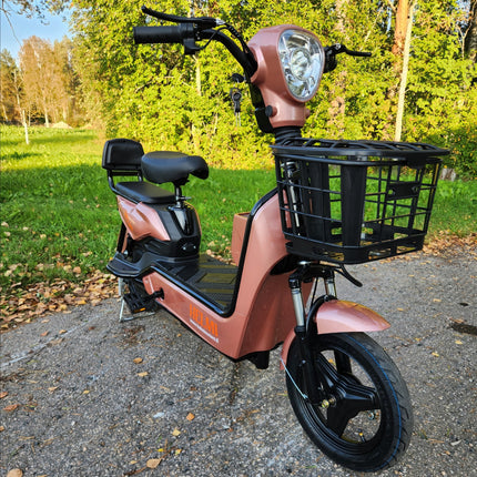 Sähköskootteri Helmi 500w –  montaväriä