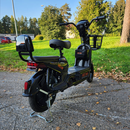 Sähköskootteri Helmi 500w –  montaväriä