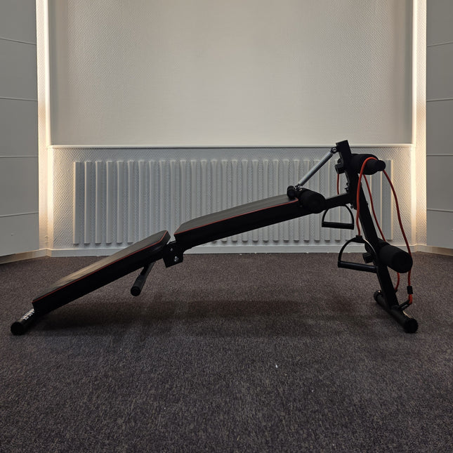 Taitettava vatsapenkki kotitreeniin – monikulmasäätö & vastuskuminauhat